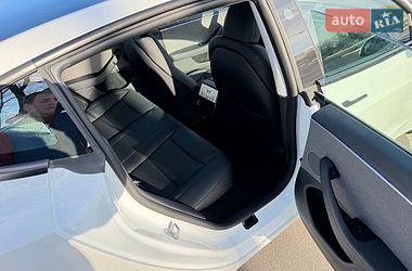 Седан Tesla Model 3 2025 в Киеве