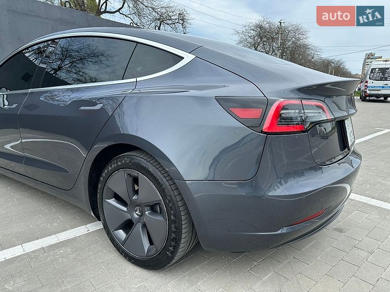 Седан Tesla Model 3 2019 в Одесі
