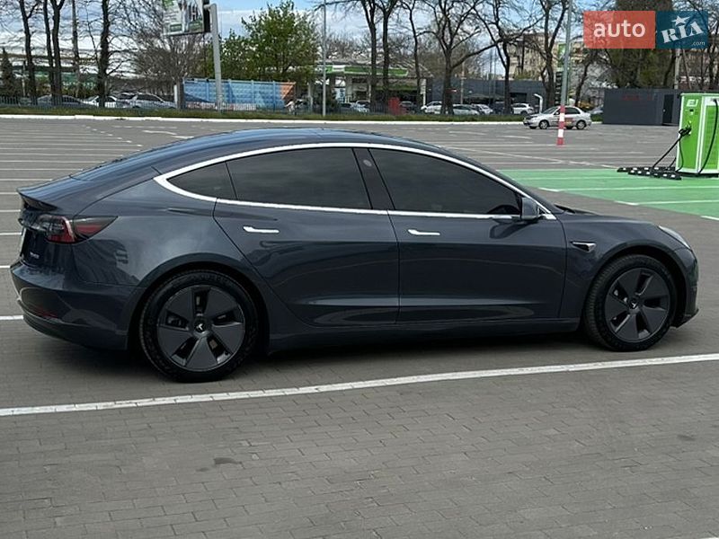 Седан Tesla Model 3 2019 в Одесі