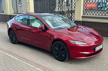 Седан Tesla Model 3 2024 в Львове