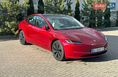 Седан Tesla Model 3 2024 в Львове