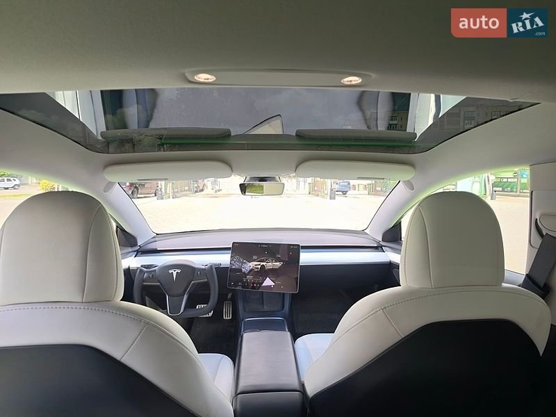 Седан Tesla Model 3 2022 в Києві