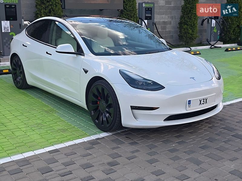 Седан Tesla Model 3 2022 в Києві