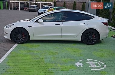 Седан Tesla Model 3 2022 в Києві