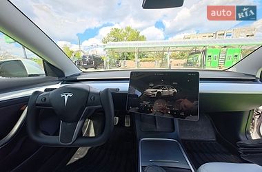 Седан Tesla Model 3 2022 в Києві