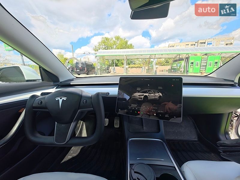 Седан Tesla Model 3 2022 в Києві