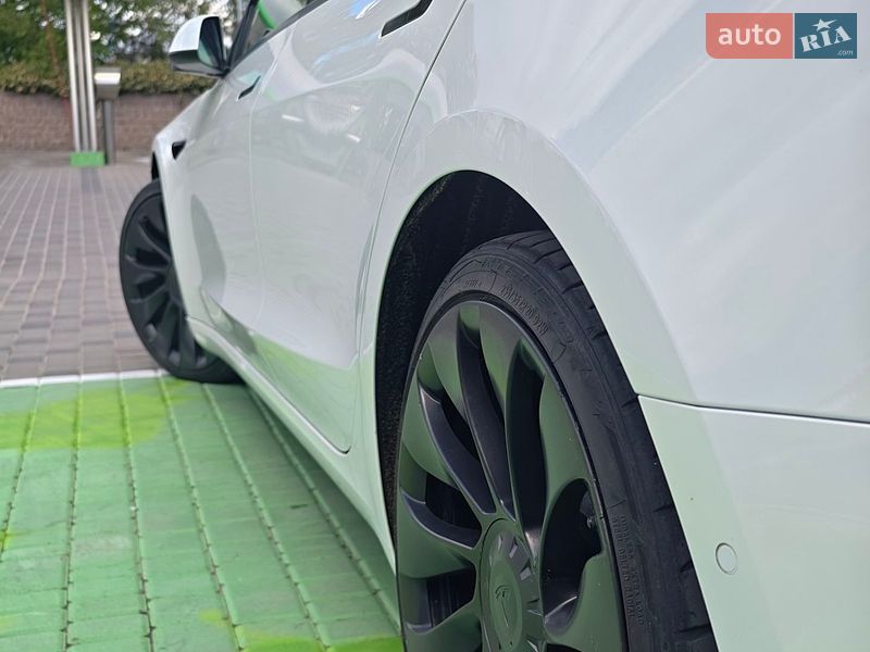 Седан Tesla Model 3 2022 в Києві