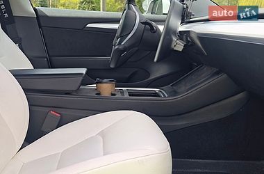 Седан Tesla Model 3 2022 в Києві