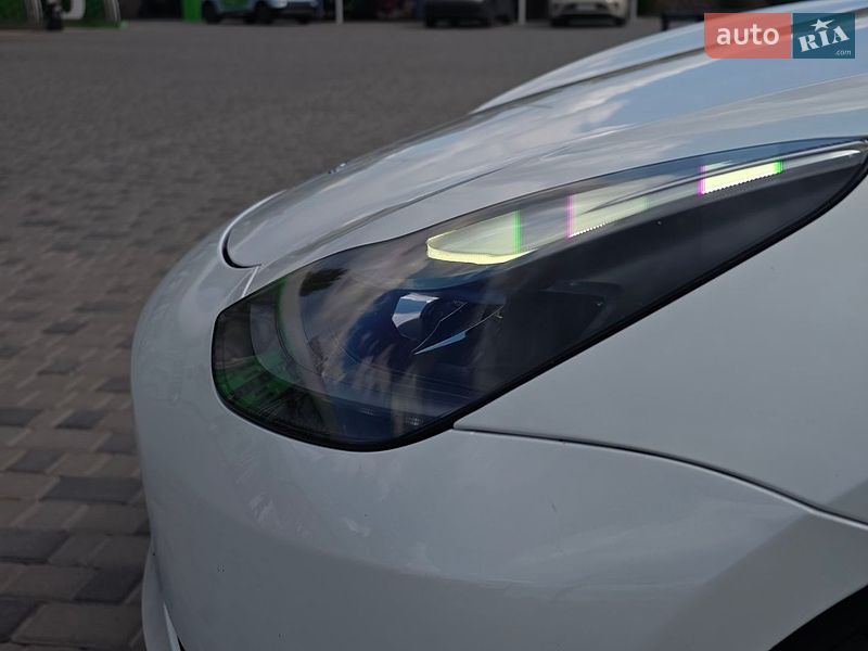 Седан Tesla Model 3 2022 в Києві