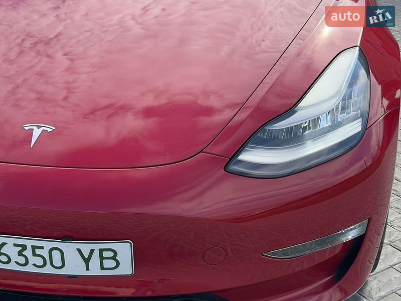 Седан Tesla Model 3 2018 в Одесі