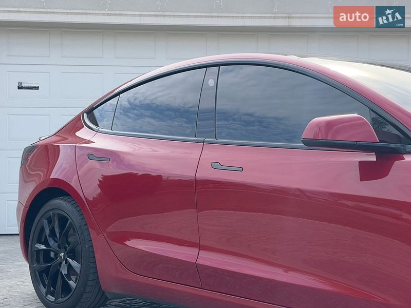 Седан Tesla Model 3 2018 в Одесі