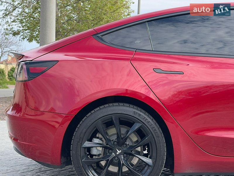 Седан Tesla Model 3 2018 в Одесі