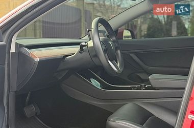 Седан Tesla Model 3 2018 в Одесі