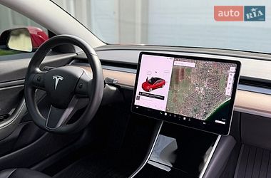 Седан Tesla Model 3 2018 в Одесі