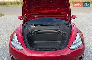 Седан Tesla Model 3 2018 в Одесі
