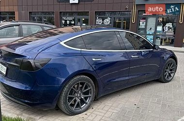 Седан Tesla Model 3 2018 в Виннице