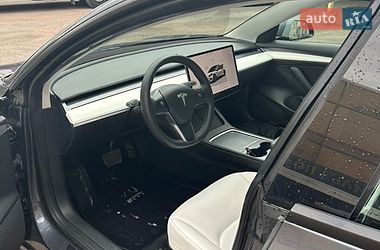 Седан Tesla Model 3 2023 в Тернополі