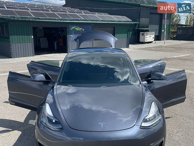 Седан Tesla Model 3 2021 в Запорожье