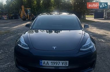 Седан Tesla Model 3 2018 в Вишневому
