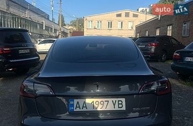 Седан Tesla Model 3 2018 в Вишневому