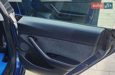 Седан Tesla Model 3 2022 в Ивано-Франковске