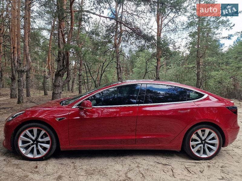 Седан Tesla Model 3 2018 в Днепре