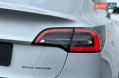 Седан Tesla Model 3 2018 в Луцке