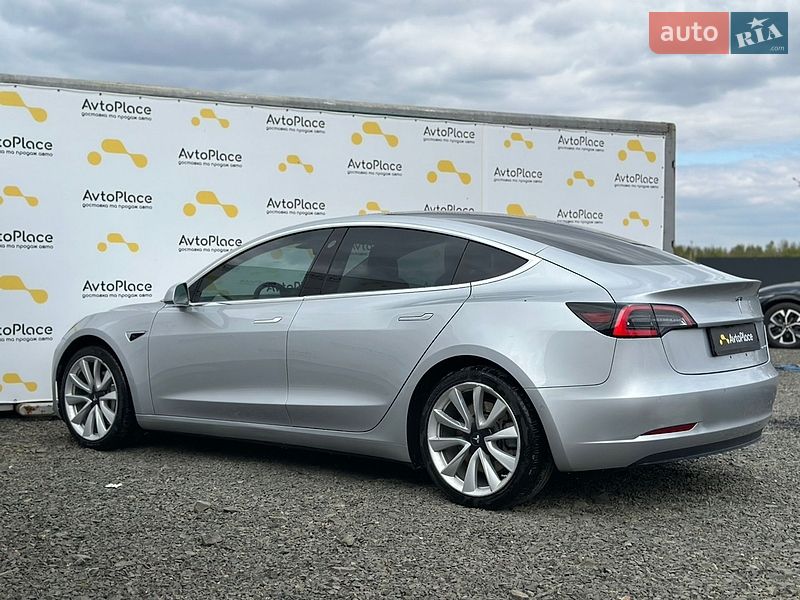 Седан Tesla Model 3 2018 в Луцке