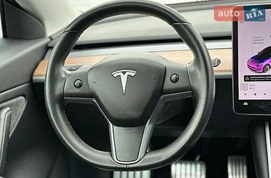 Седан Tesla Model 3 2018 в Луцке