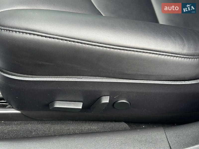 Седан Tesla Model 3 2018 в Луцке
