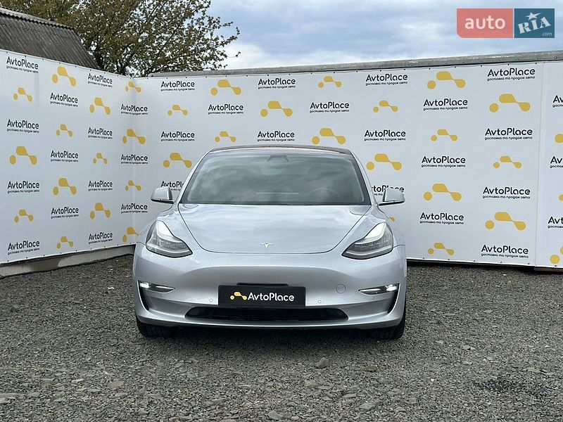 Седан Tesla Model 3 2018 в Луцке