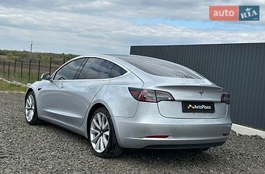 Седан Tesla Model 3 2018 в Луцке