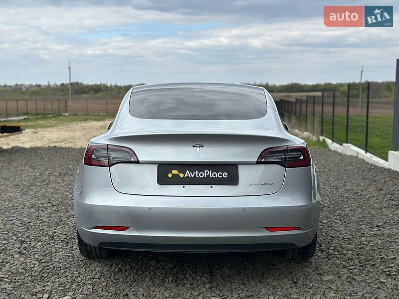 Седан Tesla Model 3 2018 в Луцке
