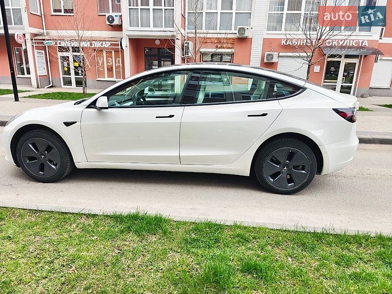 Седан Tesla Model 3 2021 в Дніпрі