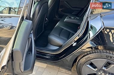 Седан Tesla Model 3 2022 в Хмельницком