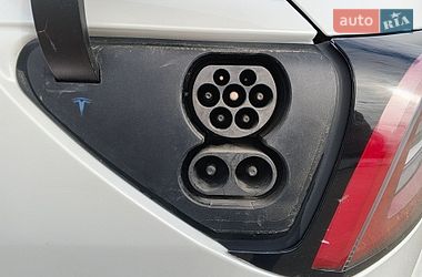 Седан Tesla Model 3 2020 в Киеве