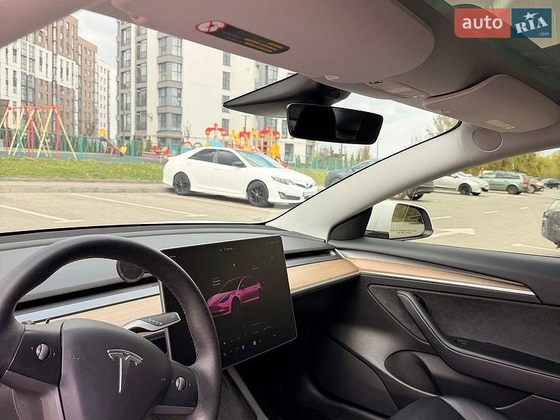 Седан Tesla Model 3 2022 в Луцке