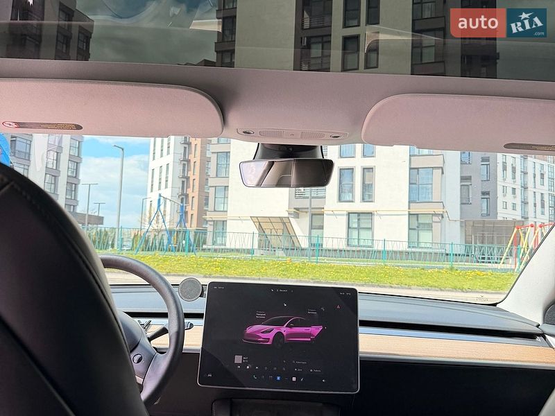 Седан Tesla Model 3 2022 в Луцке