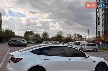 Седан Tesla Model 3 2022 в Луцке