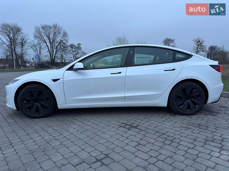 Седан Tesla Model 3 2024 в Днепре