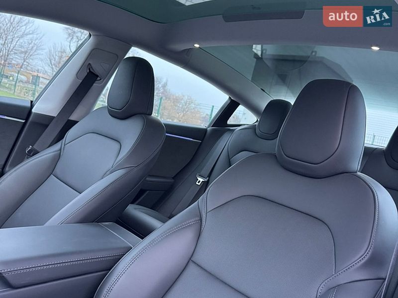 Седан Tesla Model 3 2024 в Днепре
