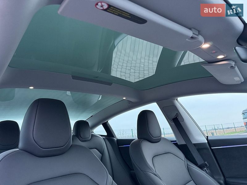 Седан Tesla Model 3 2024 в Днепре