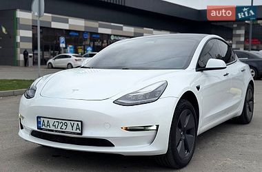 Седан Tesla Model 3 2020 в Києві