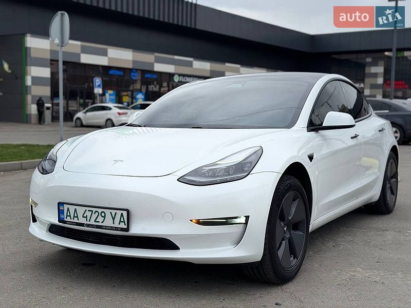 Tesla Model 3 2020