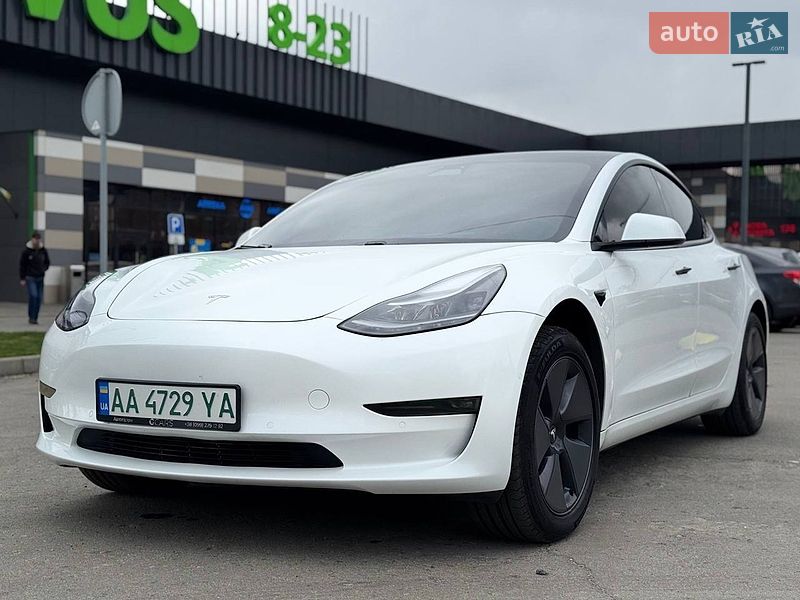 Седан Tesla Model 3 2020 в Києві