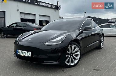 Седан Tesla Model 3 2019 в Києві