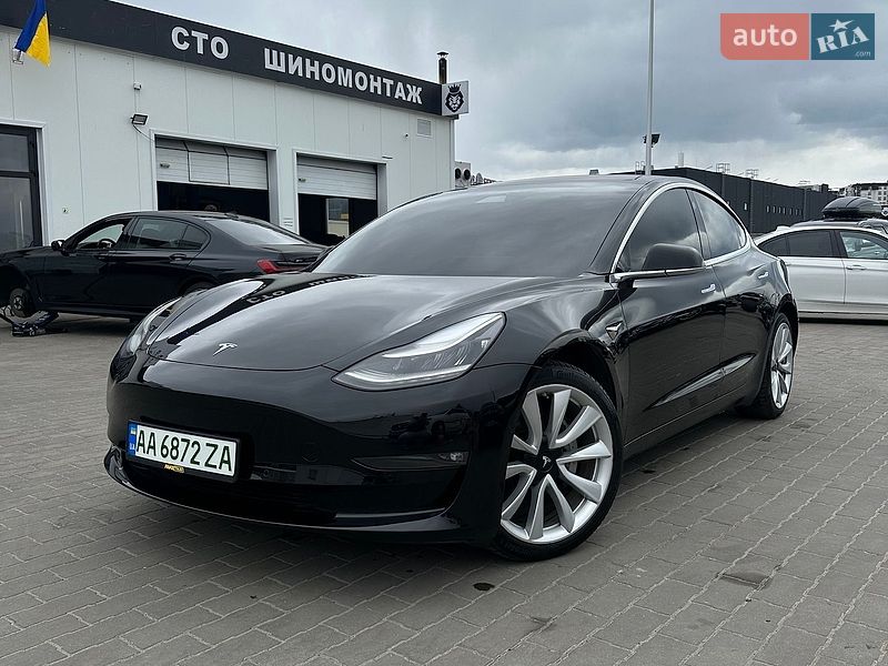 Tesla Model 3 2019
