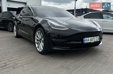 Седан Tesla Model 3 2019 в Киеве