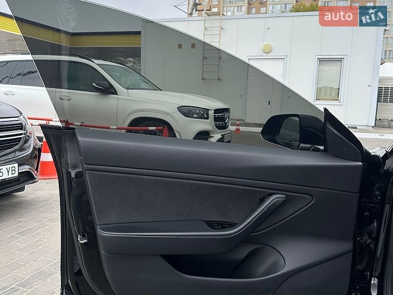 Седан Tesla Model 3 2019 в Киеве