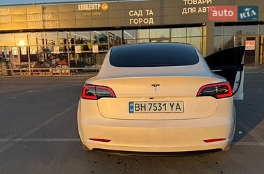 Седан Tesla Model 3 2023 в Києві